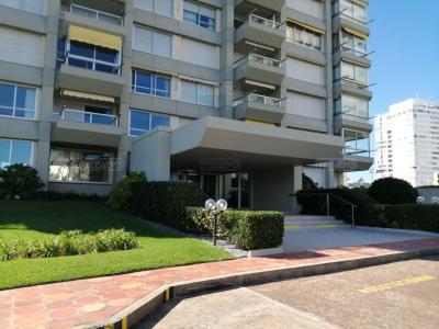 Departamento 3 dormitorios en venta en Punta del Este, Punta del Este