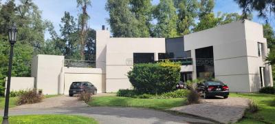 Casa 5 dormitorios en venta en Francisco Álvarez, Moreno