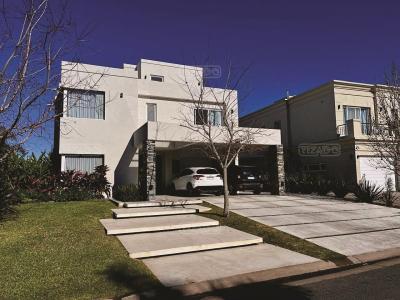 Casa 5 dormitorios en venta en Nordelta, Tigre
