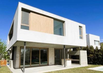 Casa 3 dormitorios en alquiler en Nordelta, Tigre