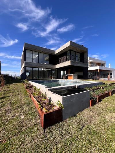 Casa 4 dormitorios en venta en Nordelta, Tigre