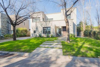 Casa 4 dormitorios en alquiler en General Pacheco, Tigre