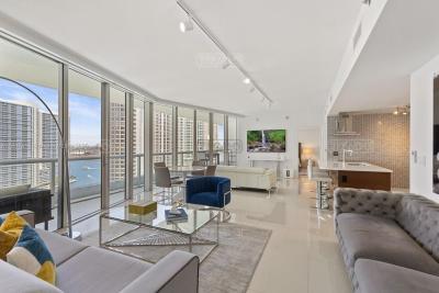 Departamento 2 dormitorios en venta en Miami