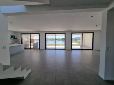 Casa 4 dormitorios en venta en El Canton, Escobar