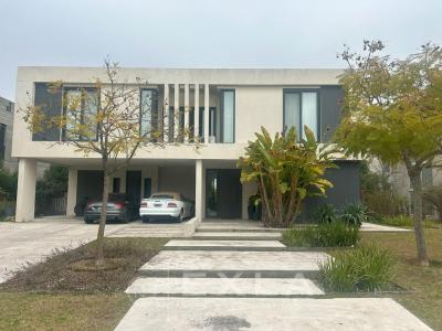 Casa 4 dormitorios en venta en Nordelta, Tigre