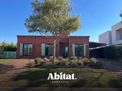 Casa 4 dormitorios en venta en Puertos, Escobar