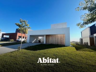 Casa 4 dormitorios en venta en Puertos, Escobar