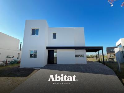 Casa 4 dormitorios en venta en Puertos, Escobar