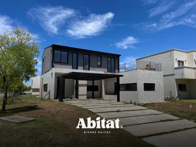 Casa 4 dormitorios en venta en Puertos, Escobar