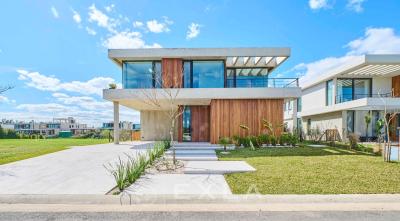 Casa 4 dormitorios en venta en Nordelta, Tigre