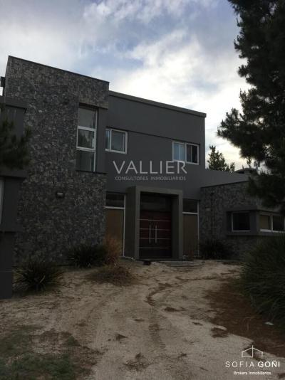 Casa 3 dormitorios en alquiler temporario en Costa Esmeralda