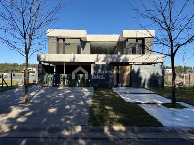 Casa 6 dormitorios en alquiler en Villanueva, Tigre