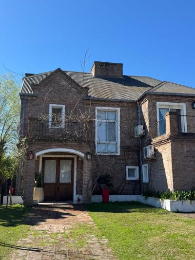 Casa 4 dormitorios en alquiler temporario en Santa Barbara, Tigre