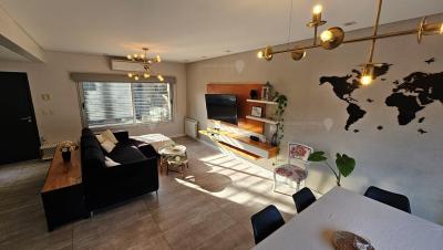 Casa 4 dormitorios en venta en Villa Adelina, San Isidro