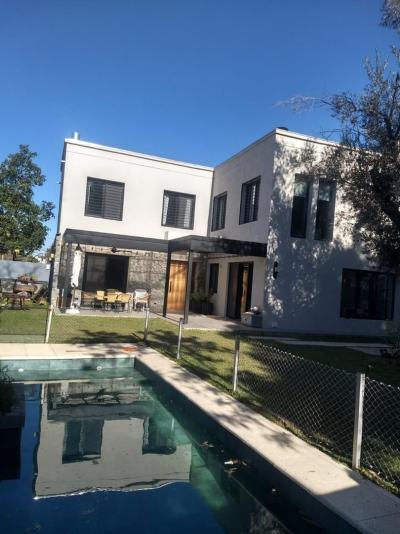 Casa 4 dormitorios en alquiler temporario en Beccar, San Isidro