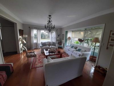 Casa 4 dormitorios en venta en Don Torcuato, Tigre