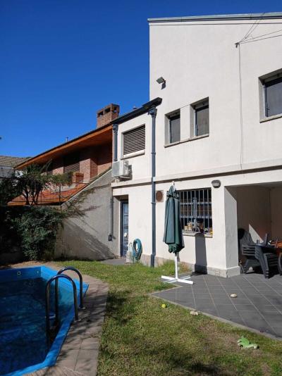 Casa 4 dormitorios en alquiler temporario en Martinez, San Isidro