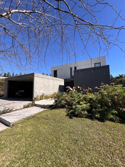 Casa 3 dormitorios en alquiler temporario en Villanueva, Tigre