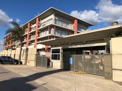 Oficina en alquiler en Pilar