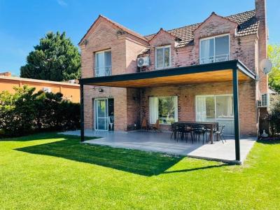 Casa 3 dormitorios en venta en Santa Maria de los Olivos, Malvinas Argentinas