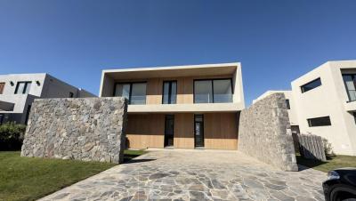 Casa 4 dormitorios en venta en Nordelta, Tigre