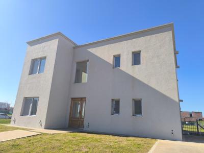 Casa 4 dormitorios en venta en Puertos, Escobar