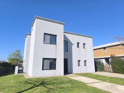 Casa 4 dormitorios en venta en Puertos, Escobar
