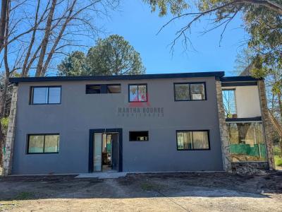 Casa 3 dormitorios en venta en Barrio Parque Los Pinos, Exaltacion de la Cruz