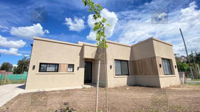 Casa 4 dormitorios en venta en Pilar del Este, Pilar