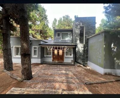 Casa 5 dormitorios en alquiler temporario en Costa Esmeralda