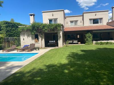 Casa 4 dormitorios en alquiler en General Pacheco, Tigre