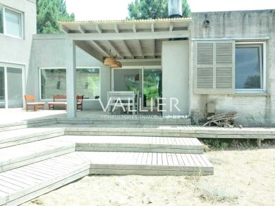 Casa 5 dormitorios en alquiler temporario en Costa Esmeralda