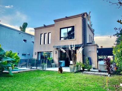 Casa 4 dormitorios en venta en Los Angeles, Escobar