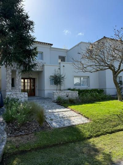 Casa 4 dormitorios en alquiler temporario en General Pacheco, Tigre