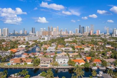 Casa 6 dormitorios en venta en North Miami Beach, Miami