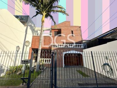 Casa 4 dormitorios en venta en Banfield, Lomas de Zamora