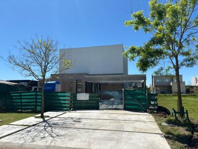 Casa 3 dormitorios en venta en Puertos, Escobar