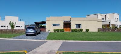 Casa 3 dormitorios en venta en San Sebastian, Escobar