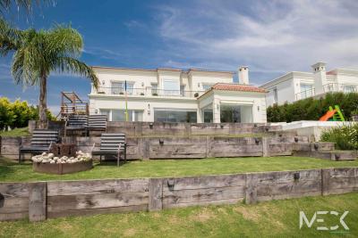 Casa 4 dormitorios en alquiler en Nordelta, Tigre