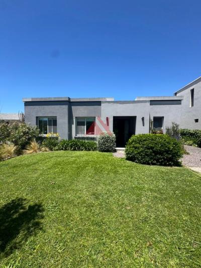 Casa 3 dormitorios en venta en Pilar del Este, Pilar