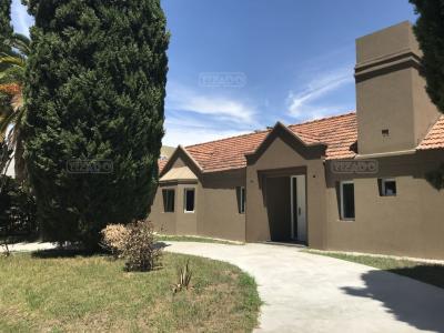 Casa 4 dormitorios en venta en Banco Provincia, Moreno