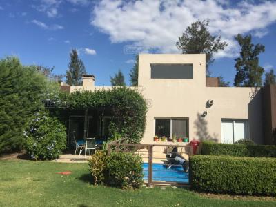 Casa 3 dormitorios en venta en Francisco Álvarez, Moreno