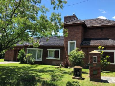 Casa 4 dormitorios en venta en Banco Provincia, Moreno