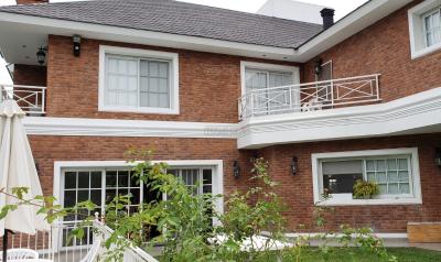 Casa 4 dormitorios en venta en Banco Provincia, Moreno