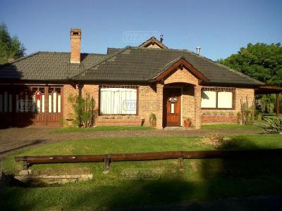 Casa 4 dormitorios en venta en Banco Provincia, Moreno