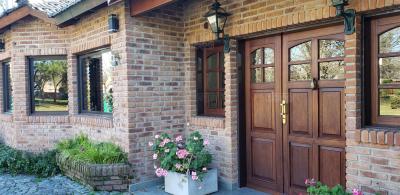 Casa 4 dormitorios en venta en Banco Provincia, Moreno