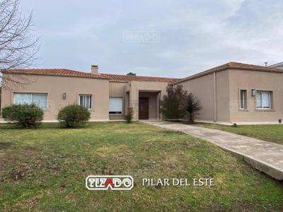 Casa 4 dormitorios en venta en Pilar del Este, Pilar
