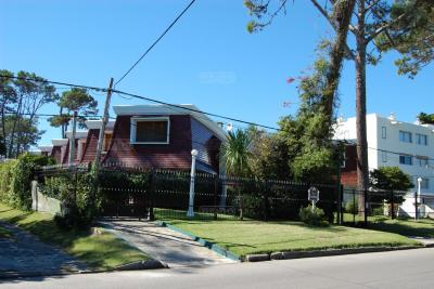 Casa 2 dormitorios en venta en Punta del Este, Punta del Este