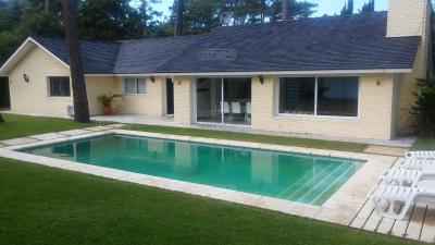 Casa 4 dormitorios en venta en Punta del Este, Punta del Este