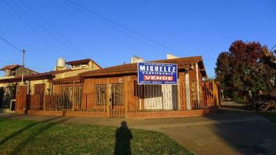 Casa 3 dormitorios en venta en Banfield, Lomas de Zamora